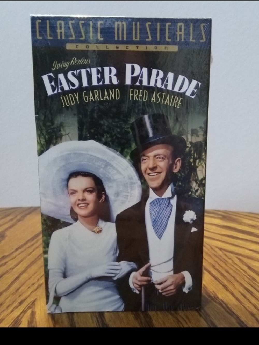Easter Parade (2000) VHS • Factory Sealed • Judy Garland & Fred Astaire